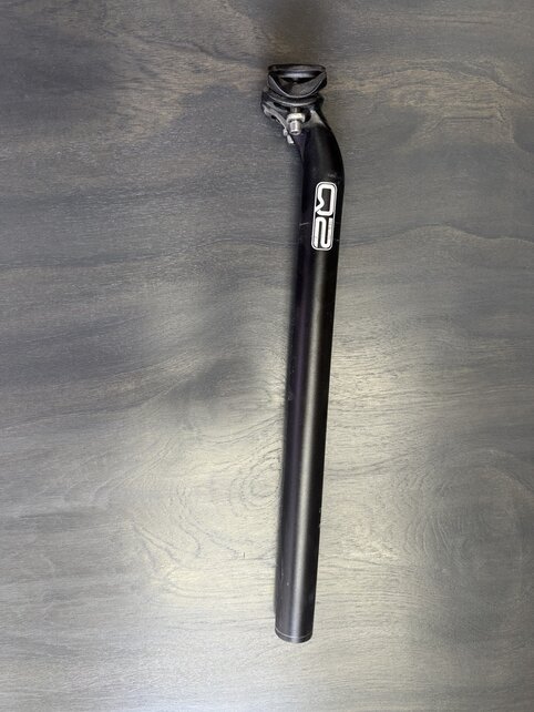 Used Q2 Seatpost - 31.6mm diameter - 25mm setback Used Q2 Seatpost - 31.6mm diameter - 25mm setback