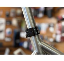 Zinn Seat Post Friction clamp set: Anti-slip Clamp  with matching Seat Binder - Gloss Black