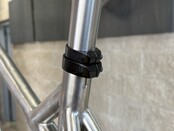 Zinn Seat Post Friction clamp set: Anti-slip Clamp  with matching Seat Binder - Gloss Black