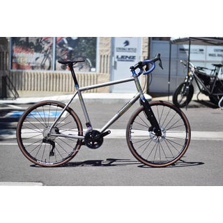 Clydesdale Team ER3 SuperLite - Dura Ace - Titanium Endurance Road bike - electronic shifting