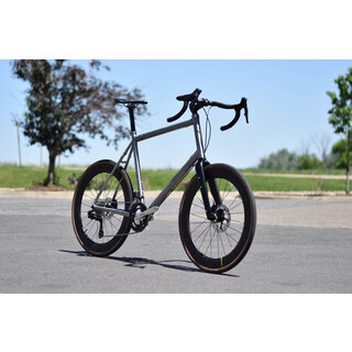 Clydesdale Team ER6 - Red AXS SuperLite - Titanium Endurance Road bike - electronic shifting