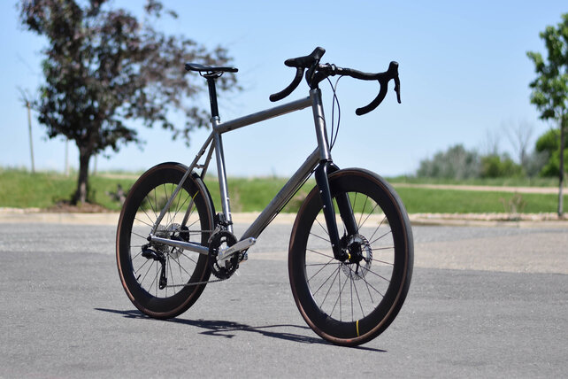 Clydesdale Team ER6 - Red AXS SuperLite - Titanium Endurance Road bike - electronic shifting Clydesdale Team ER6 - Red AXS SuperLite - Titanium Endurance Road bike - electronic shifting