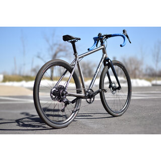 Tui GR2x Gravel Bike - Lightweight Titanium gravel bike
