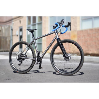 Tui GR3 AXS Gravel Bike - Lightweight Titanium gravel bike