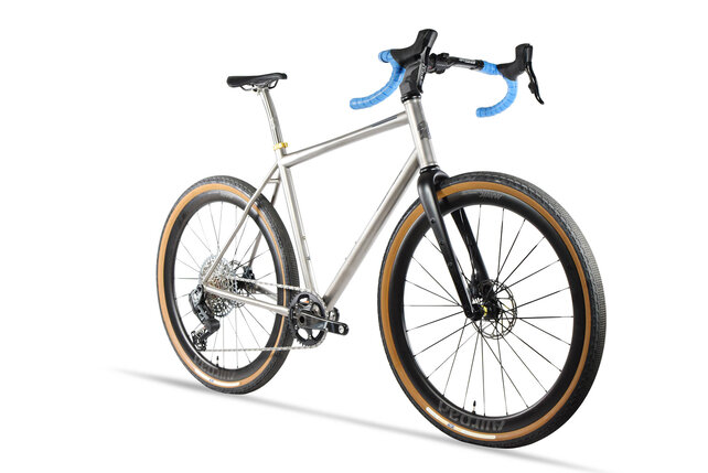 Serrai In-Route - Force AXS 1x - Custom Titanium Gravel bike