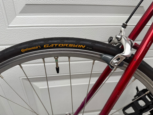 Used Clark Kent Road Bike - 63cm - excellent condition - for 6'2" to 6'5" rider approximately