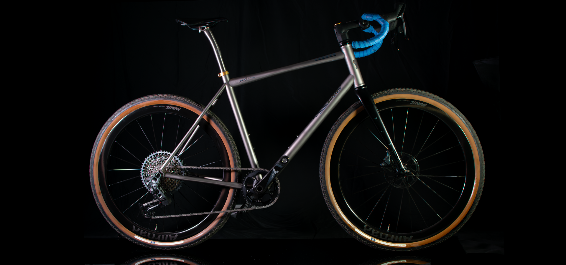 Zinn Cycles Serrai In-Route - Force AXS 1x - Custom Titanium Gravel bike