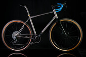 Serrai In-Route - Force AXS 1x - Custom Titanium Gravel bike