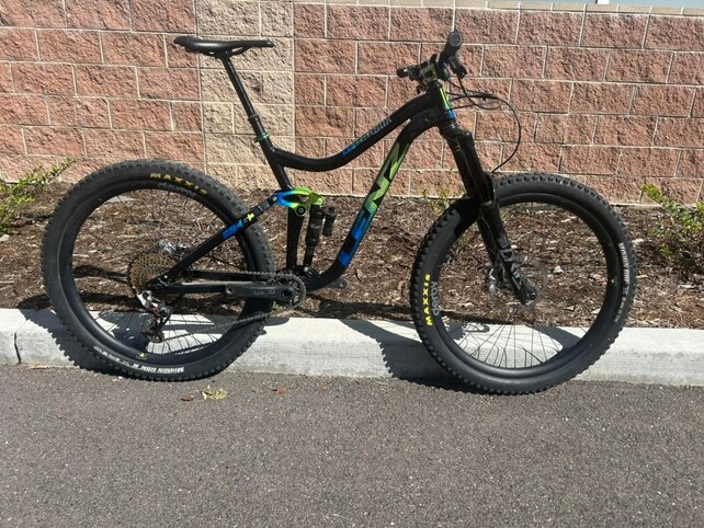 Lenz Lunchbox Demo bike - Large - Black with Blue and green logos Lenz Lunchbox Demo bike - Large - Black with Blue and green logos