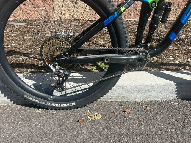 Lenz Lunchbox Demo bike - Large - Black with Blue and green logos Lenz Lunchbox Demo bike - Large - Black with Blue and green logos