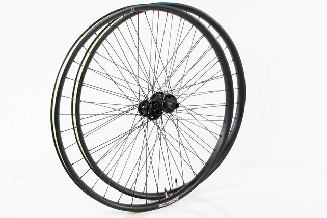 Clydesdale Pro Alloy 32 inch Wheelset - Velocity Blunt 35 - Clydesdale Hubs - 36h