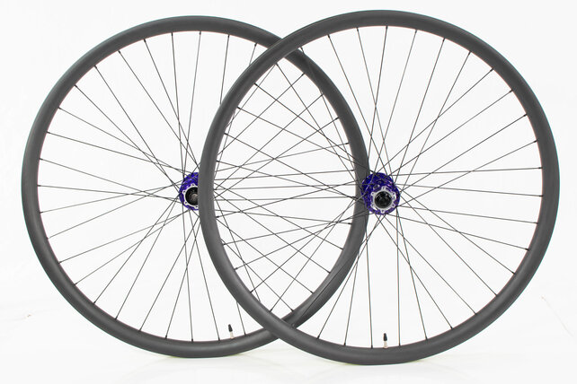 Onyx Pro 32 inch Wheelset - Carbon Fiber Rim - Onyx Hubs