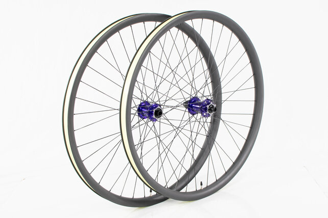 Onyx Pro 32 inch Wheelset - Carbon Fiber Rim - Onyx Hubs