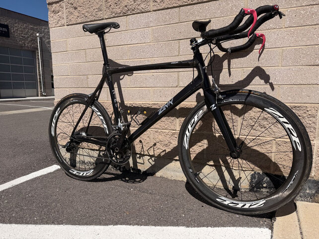 Zinn Custom Carbon Fiber Triathlon Bike - Used in great condition for 6'6" - 6'9" rider