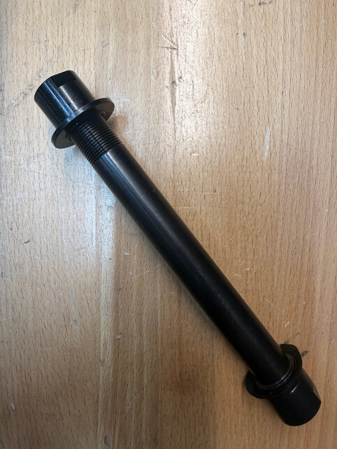 Clydesdale rear hub axle 12x142mm Steel