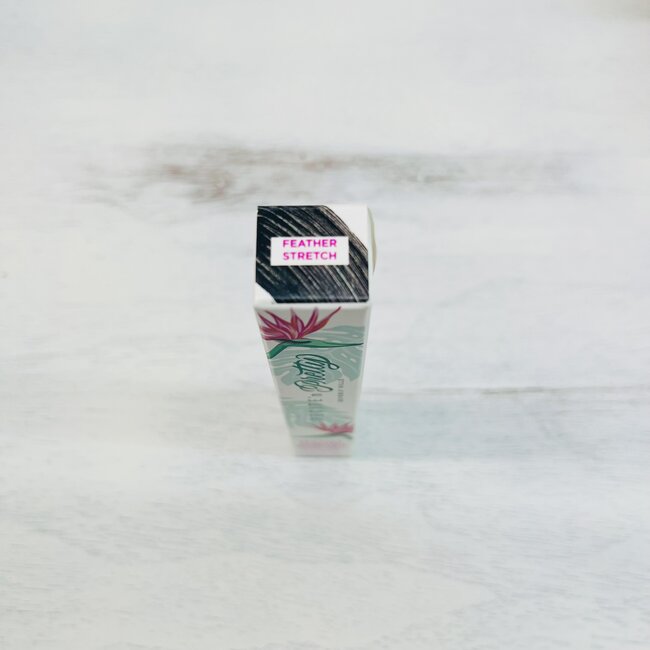 Petite 'n Pretty Feather Stretch Washable Mascara