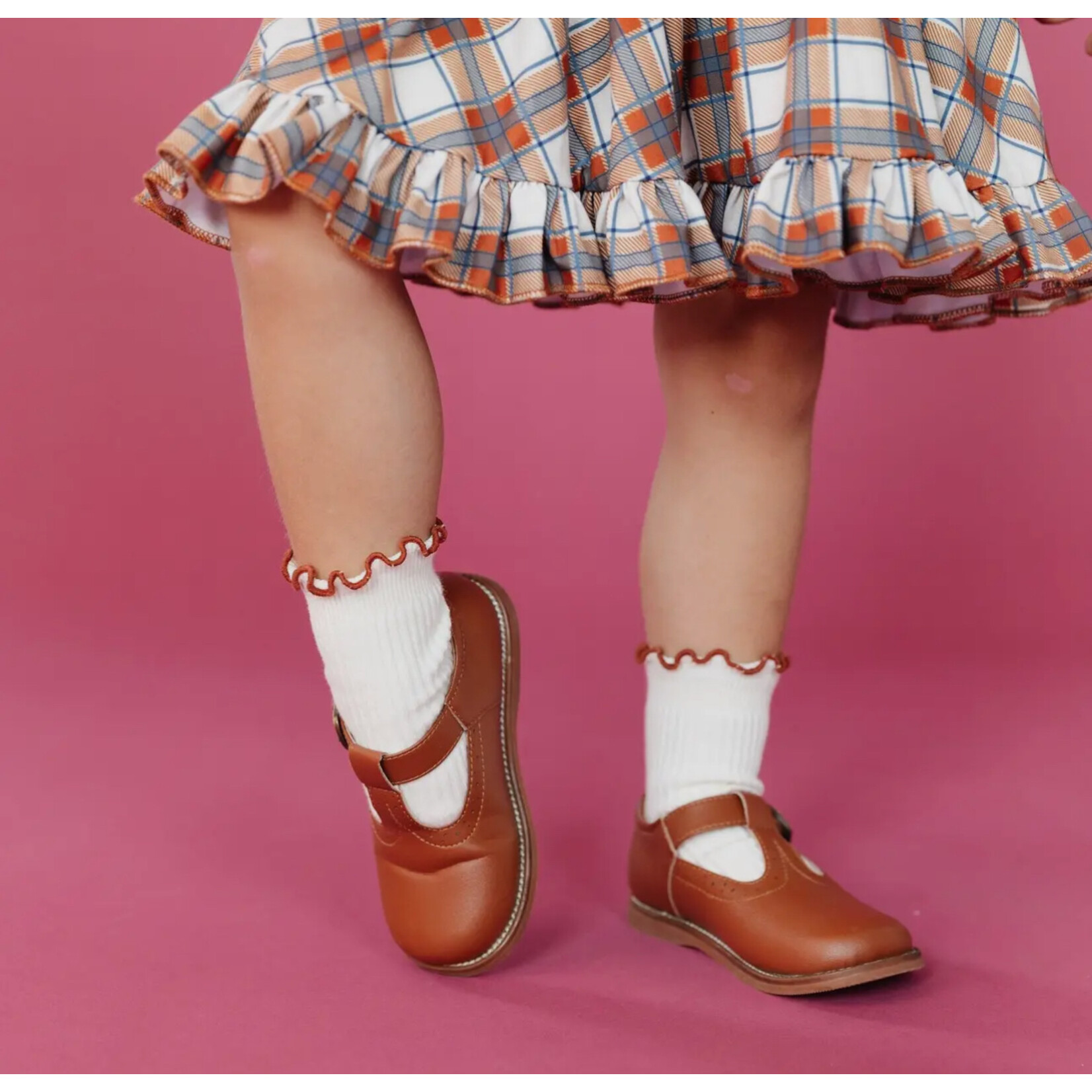 Little Stocking Co. Ribbed Lettuce Trim Midi Socks - Ivory/Sugar Almond
