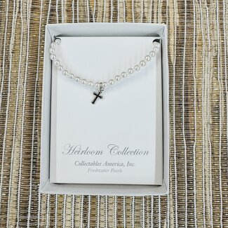 Collectables America Freshwater Pearl with Cross Necklace