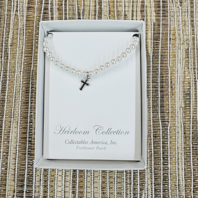 Collectables America Freshwater Pearl with Cross Necklace