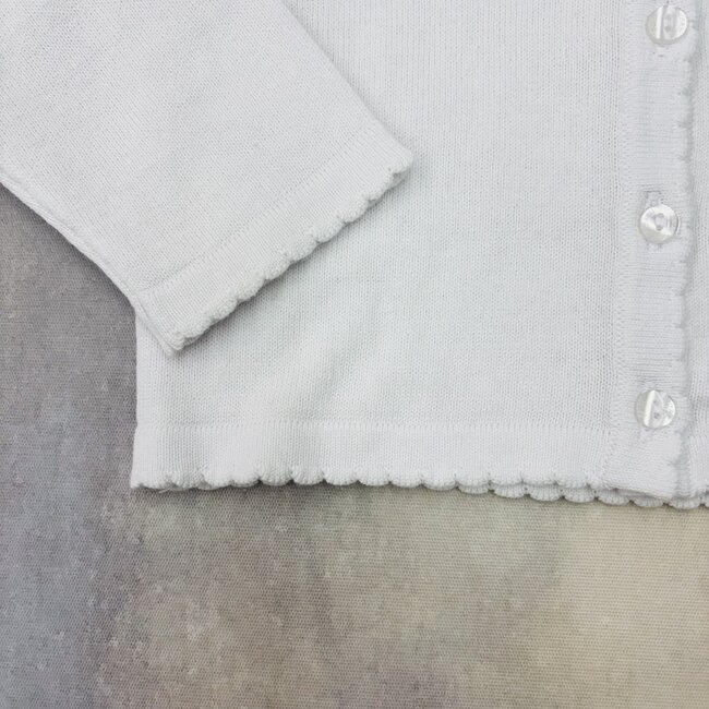 Petit Ami Scalloped Edge Cardigan Sweater - White