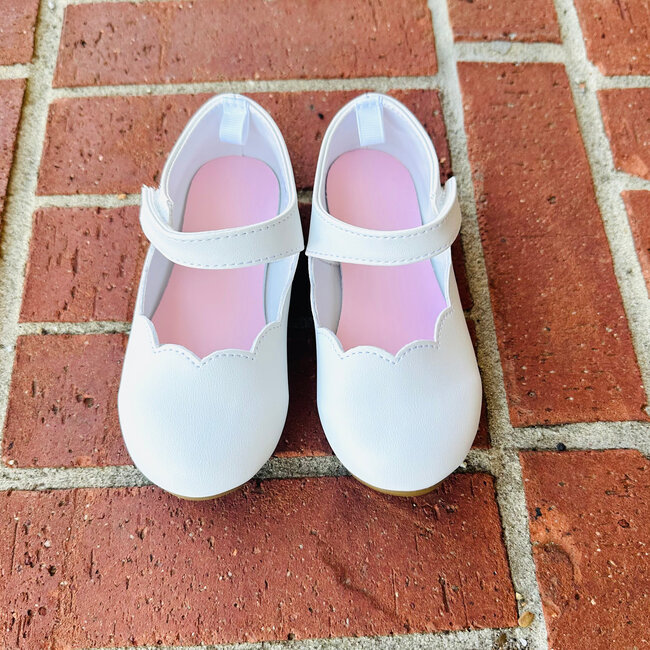 Baby Deer White Mary Jane w/ Scallops