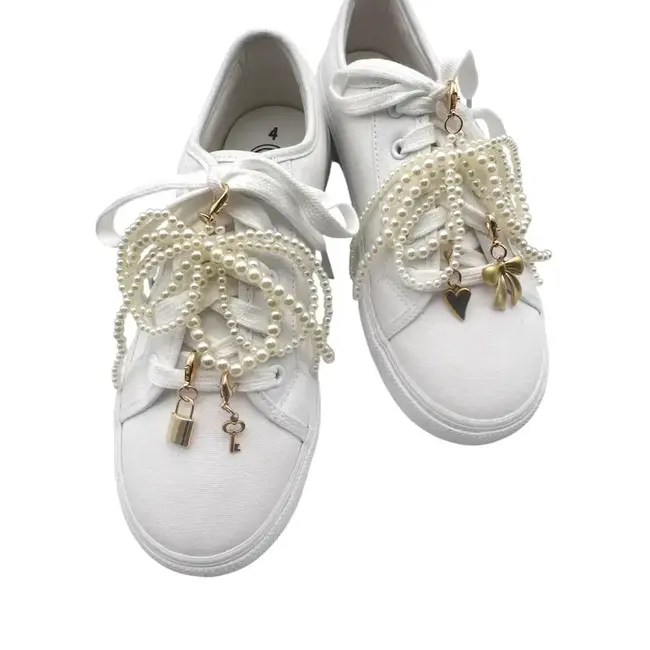 Mavi Bandz Pearl Shoe Charms