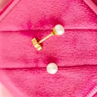 Pierced Co. Fresh Water Pearl Stud Earrings