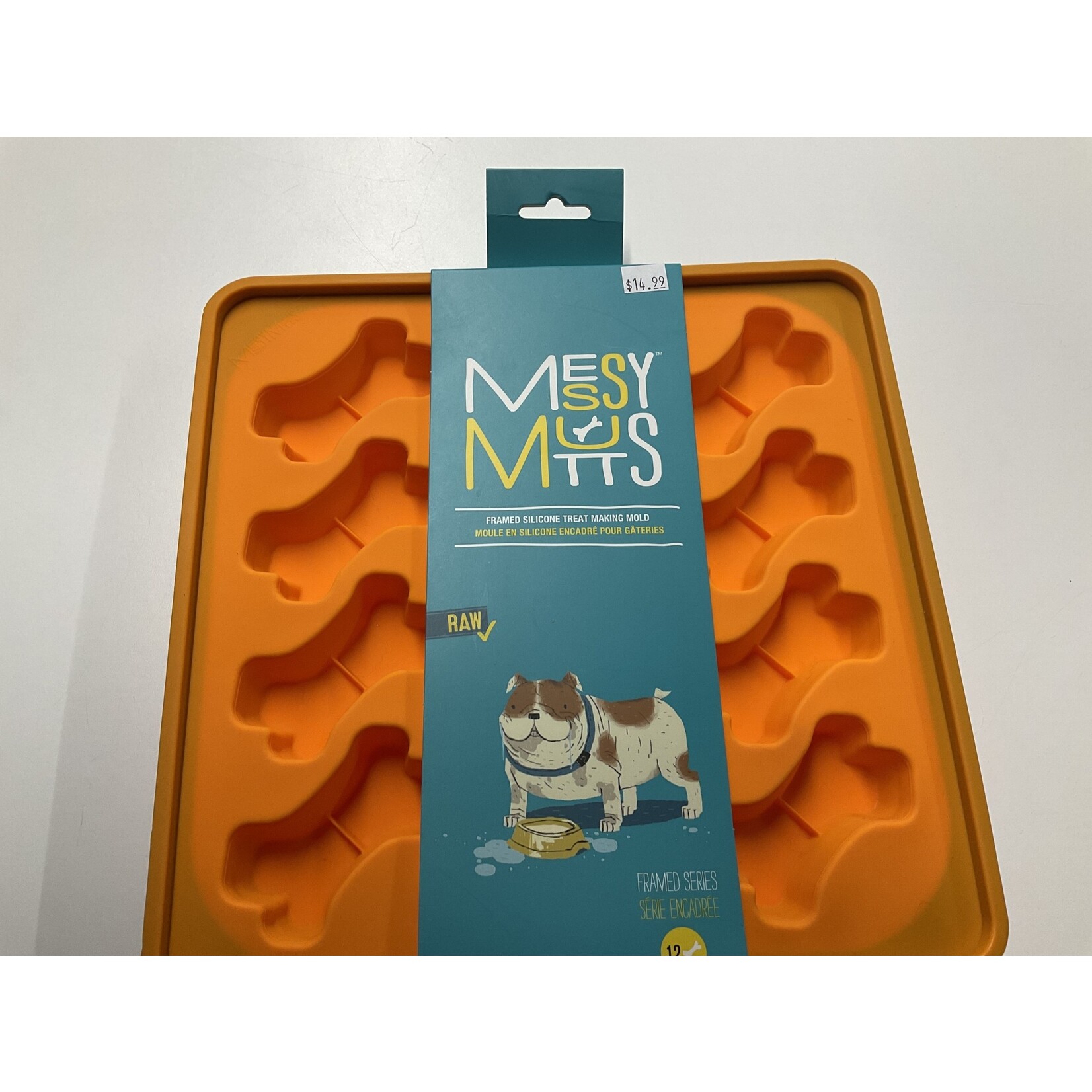 MESSY MUTTS SILICONE TREAT MAKING MOLD 10IN X 10IN ORANGE 12
