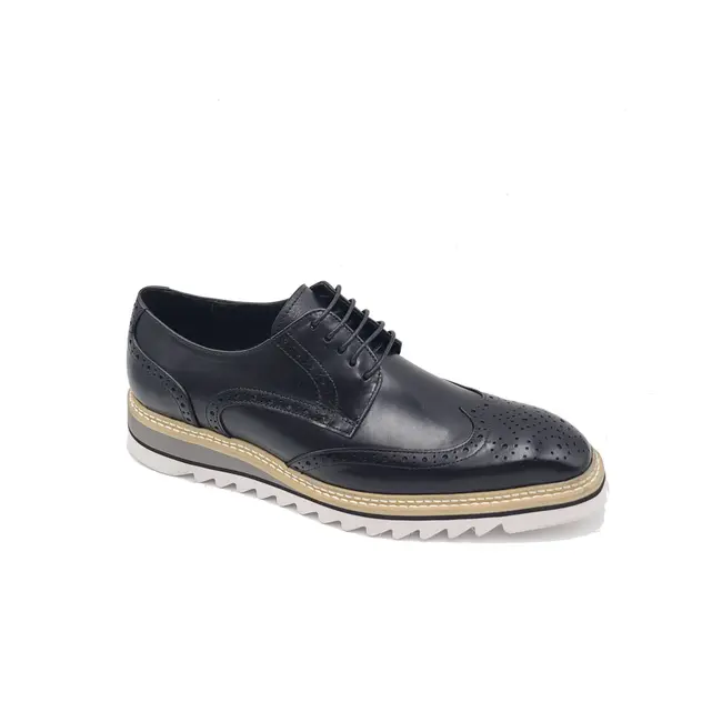 Wing-tip Blucher style Oxford with ligtweight sole