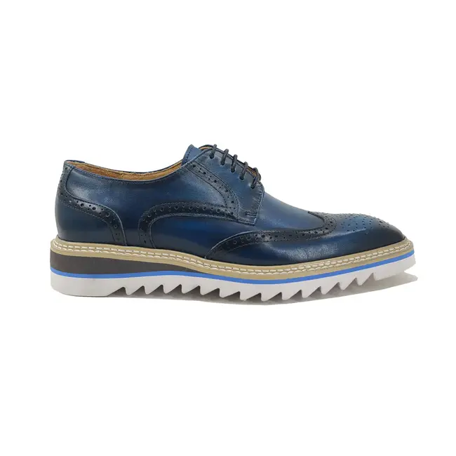 Wing-tip Blucher style Oxford with ligtweight sole