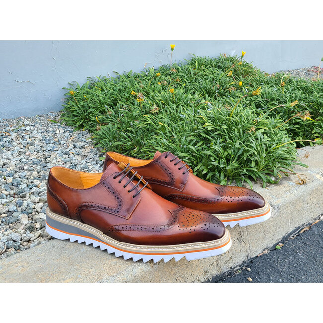 Wing-tip Blucher style Oxford with ligtweight sole