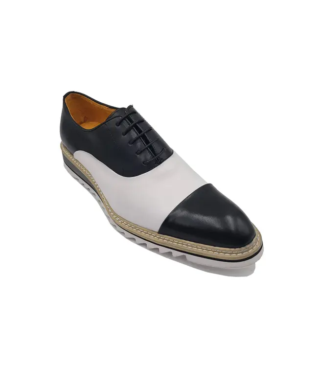 Carrucci KS552-03T Distinguished Modern Classic Spectator, Cap-toe