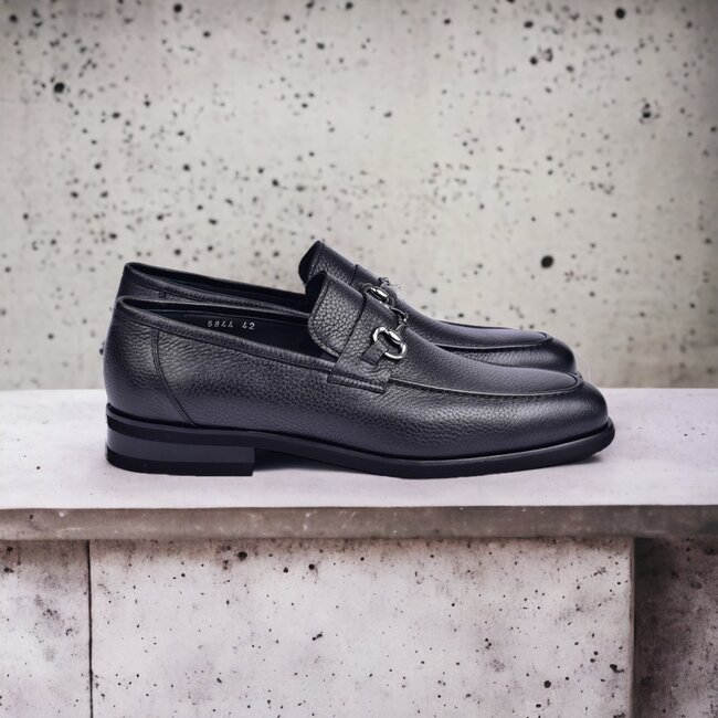 C001104-5844 Deer Skin Buckle Loafer