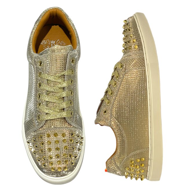 Spikes Leather Low-Top Sneakers