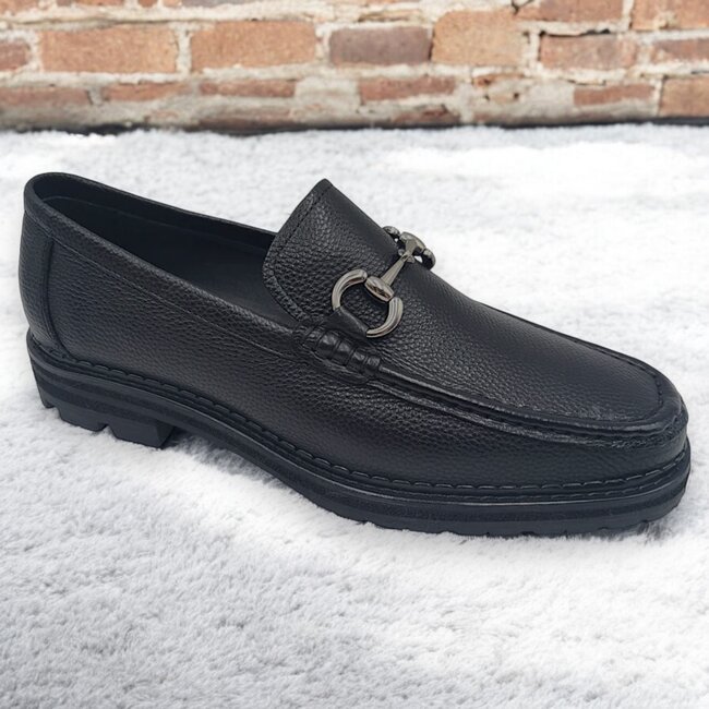 Carrucci Carrucci Men's "Pebble" Leather Buckle Loafer