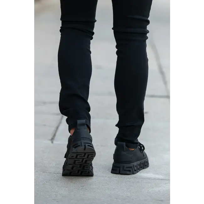 Nifty Pair Low Top Sneakers