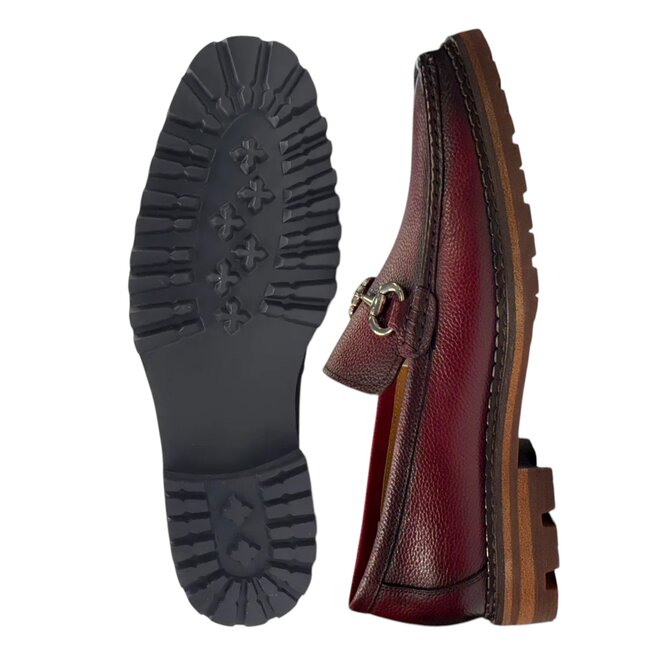 Carrucci Loafer Lug Sole: Blend of Style and Comfort 'KS623-01'
