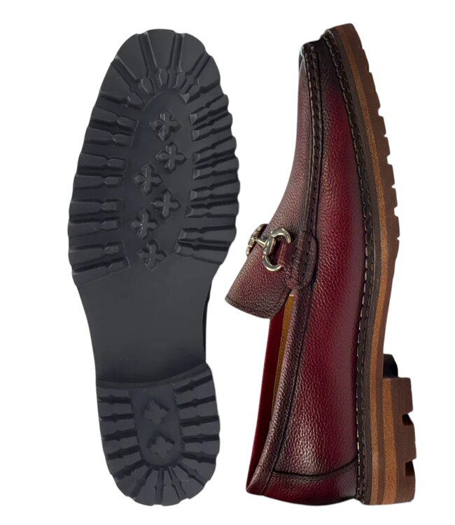 Carrucci Loafer Lug Sole: Blend of Style and Comfort 'KS623-01'