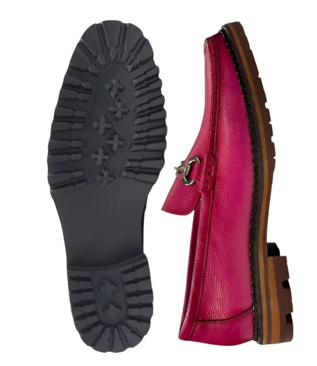 Carrucci Loafer Lug Sole: Blend of Style and Comfort 'KS623-01'