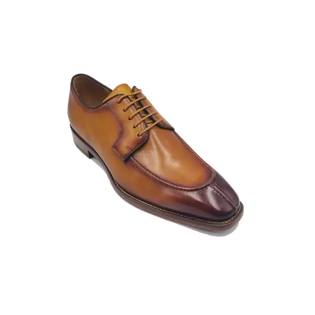Carrucci Split Toe Oxford in Leather Sole