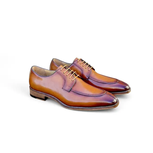 Carrucci Split Toe Oxford in Leather Sole