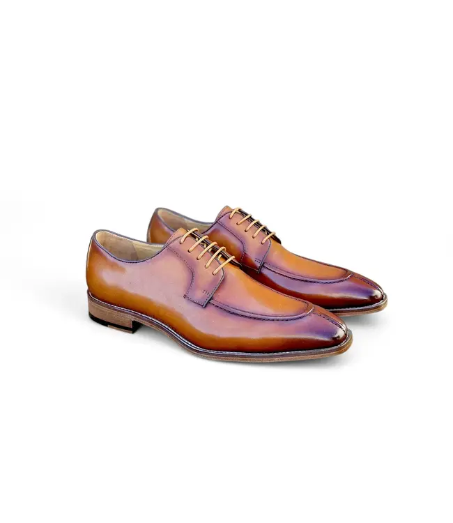 Carrucci Split Toe Oxford in Leather Sole