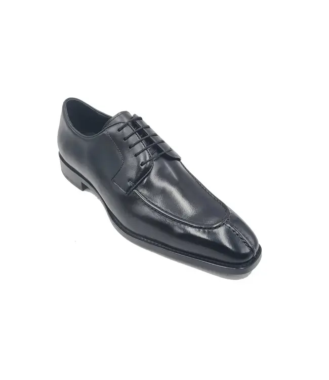 Carrucci Split Toe Oxford in Leather Sole