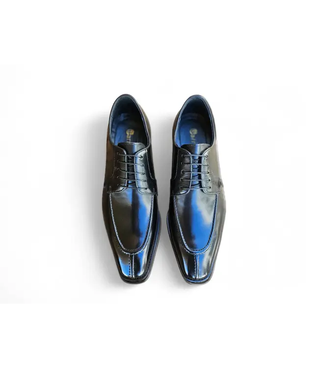 Carrucci Split Toe Oxford in Leather Sole