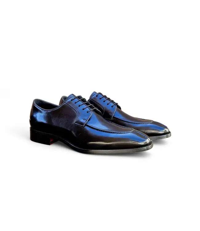 Carrucci Split Toe Oxford in Leather Sole