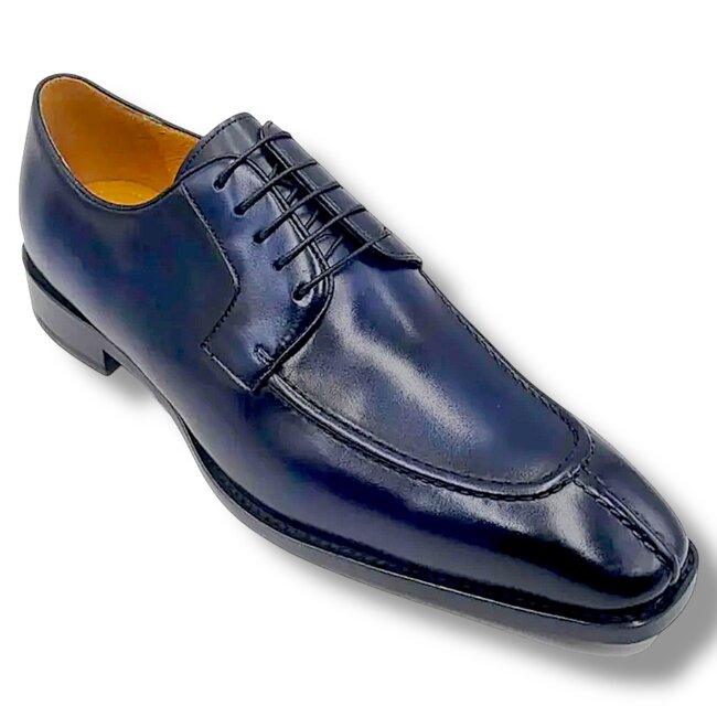 Carrucci Split Toe Oxford in Leather Sole