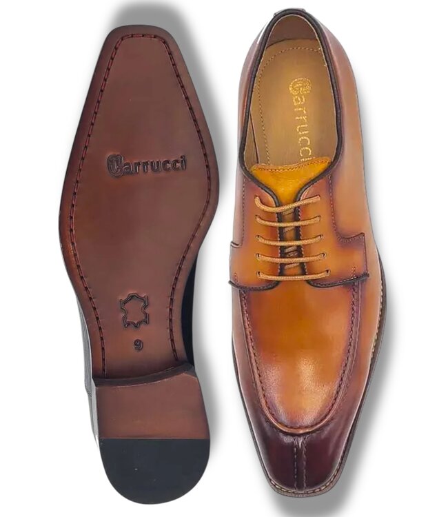 Carrucci Split Toe Oxford in Leather Sole