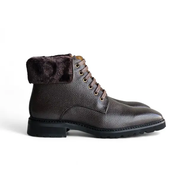 Carrucci Rugged Leather Boot with Faux Shearling KB516-52