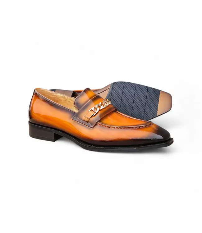 Carrucci Carrucci Amber Patent Leather Chain Loafer