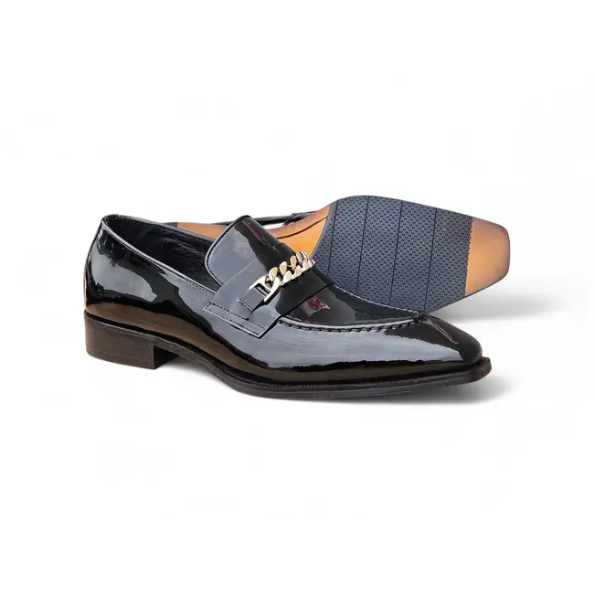 Carrucci Amber Patent Leather Chain Loafer